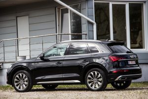Pārdod Q5 S-Line E  2.0 TFSI-E  - 299z/s , 2022