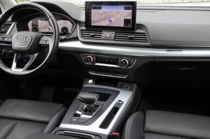 Pārdod Q5 S-Line E  2.0 TFSI-E  - 299z/s , 2022