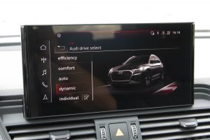 Pārdod Q5 S-Line E  2.0 TFSI-E  - 299z/s , 2022