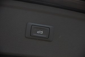 Pārdod Q5 S-Line E  2.0 TFSI-E  - 299z/s , 2022