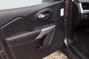 Pārdod Cherokee Longitude  2.2 CRDi  - 185z/s , 2018