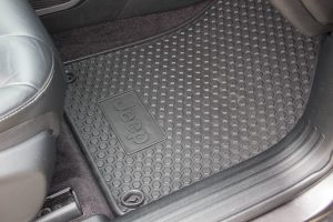 Pārdod Cherokee Longitude  2.2 CRDi  - 185z/s , 2018