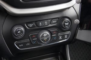 Pārdod Cherokee Longitude  2.2 CRDi  - 185z/s , 2018
