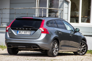 Pārdod V-60 Summum  2.0 D3  - 150z/s , 2017
