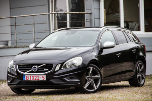 Pārdod V-60 R-Design  2.0 D3  - 163z/s , 2011