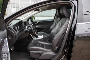 Pārdod V-60 R-Design  2.0 D3  - 163z/s , 2011