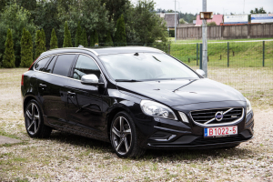 Pārdod V-60 R-Design  2.0 D3  - 163z/s , 2011