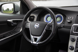 Pārdod V-60 R-Design  2.0 D3  - 163z/s , 2011