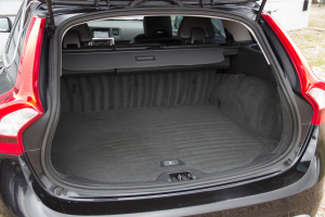 Pārdod V-60 R-Design  2.0 D3  - 163z/s , 2011