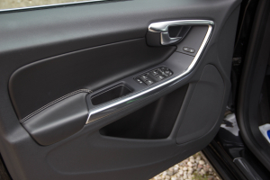 Pārdod V-60 R-Design  2.0 D3  - 163z/s , 2011