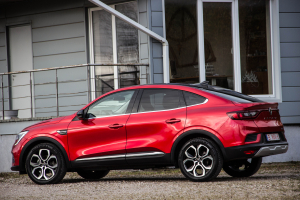 Pārdod Arkana Intense  1.6 Hybrid  , 2022