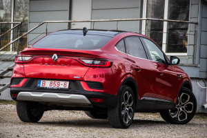 Pārdod Arkana Intense  1.6 Hybrid  , 2022