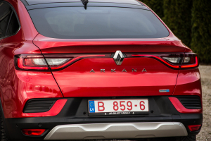 Pārdod Arkana Intense  1.6 Hybrid  , 2022
