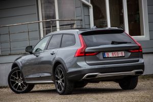 Pārdod V-90 Cross Country  2.0 D5  - 235z/s , 2018