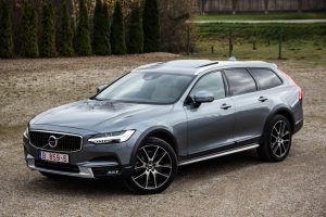 Pārdod V-90 Cross Country  2.0 D5  - 235z/s , 2018