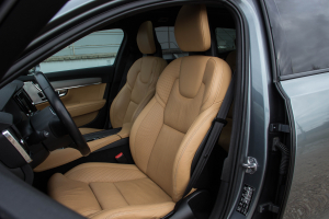 Pārdod V-90 Cross Country  2.0 D5  - 235z/s , 2018