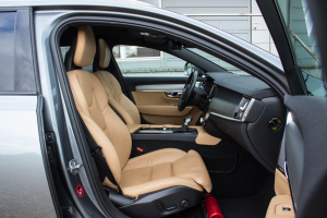 Pārdod V-90 Cross Country  2.0 D5  - 235z/s , 2018