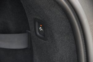 Pārdod V-90 Cross Country  2.0 D5  - 235z/s , 2018