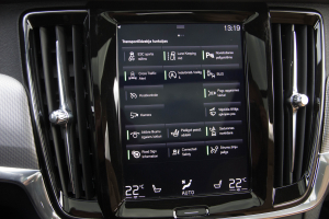 Pārdod V-90 Cross Country  2.0 D5  - 235z/s , 2018