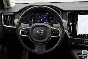 Pārdod V-90 Inscription  2.0 B4  - 197z/s , 2021