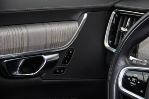 Pārdod V-90 Inscription  2.0 B4  - 197z/s , 2021