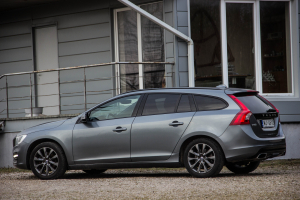 Pārdod V-60 Summum  2.0 D3  - 150z/s , 2017