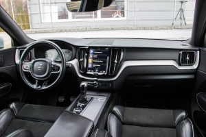 Pārdod XC-60 R-Design  2.0 D4  - 190z/s , 2018