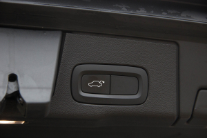 Pārdod XC-60 R-Design  2.0 D4  - 190z/s , 2018