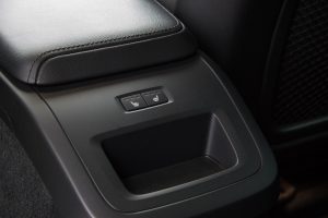 Pārdod V-60 R-Design  2.0 B4  - 197z/s , 2023