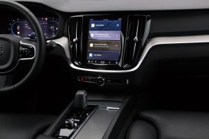 Pārdod V-60 R-Design  2.0 B4  - 197z/s , 2023