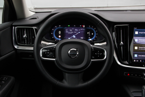 Pārdod XC-60 R-Design  2.0 B4  - 197z/s , 2023