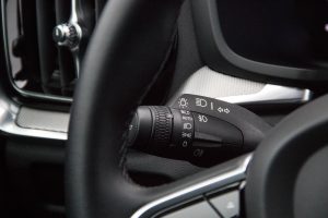Pārdod V-60 R-Design  2.0 B4  - 197z/s , 2023
