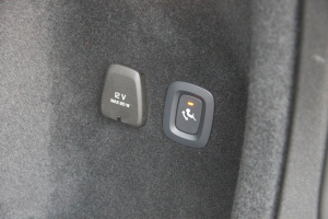 Pārdod XC-60 R-Design  2.0 B4  - 197z/s , 2023