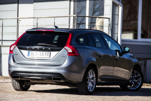Pārdod V-60 Summum  2.0 D3  - 150z/s , 2017