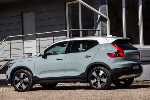 Pārdod XC-40 AWD  2.0 D4  - 190z/s , 2018