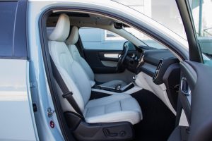 Pārdod XC-40 AWD  2.0 D4  - 190z/s , 2018