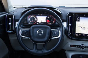 Pārdod XC-40 AWD  2.0 D4  - 190z/s , 2018