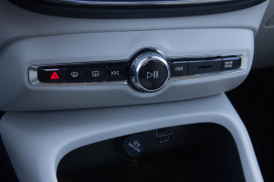 Pārdod XC-40 AWD  2.0 D4  - 190z/s , 2018