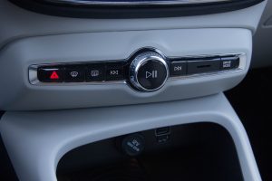 Pārdod XC-40 AWD  2.0 D4  - 190z/s , 2018