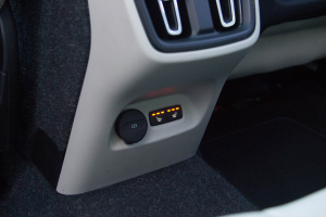 Pārdod XC-40 AWD  2.0 D4  - 190z/s , 2018