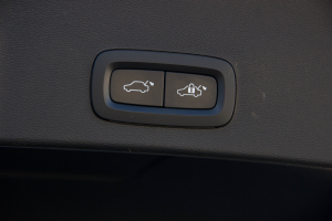 Pārdod XC-40 AWD  2.0 D4  - 190z/s , 2018