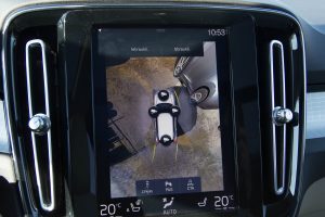 Pārdod XC-40 AWD  2.0 D4  - 190z/s , 2018