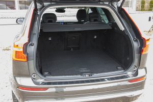 Pārdod XC-60 Inscription  2.0 B4  - 197z/s , 2021