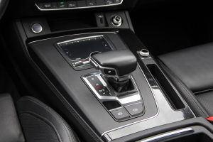 Pārdod Q5 S-Line E  2.0 TFSi  , 2020