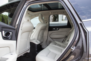 Pārdod XC-60 Inscription  2.0   - 253z/s , 2022